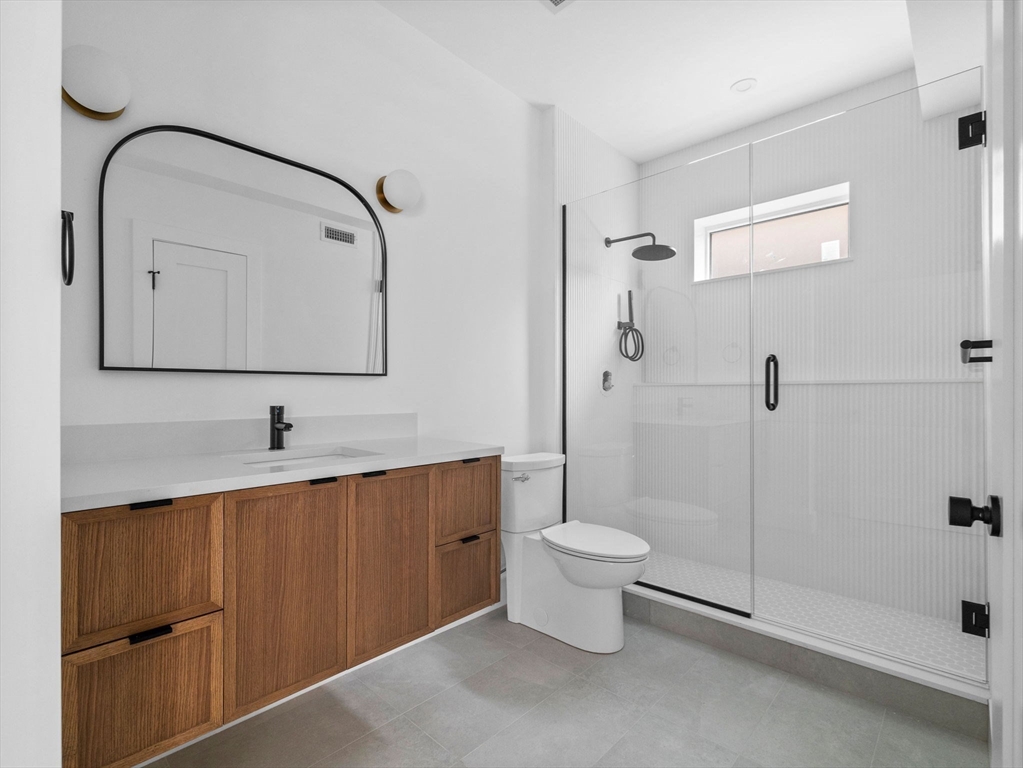 27 Dixwell St # 4