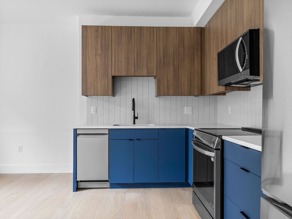 27 Dixwell St # 4