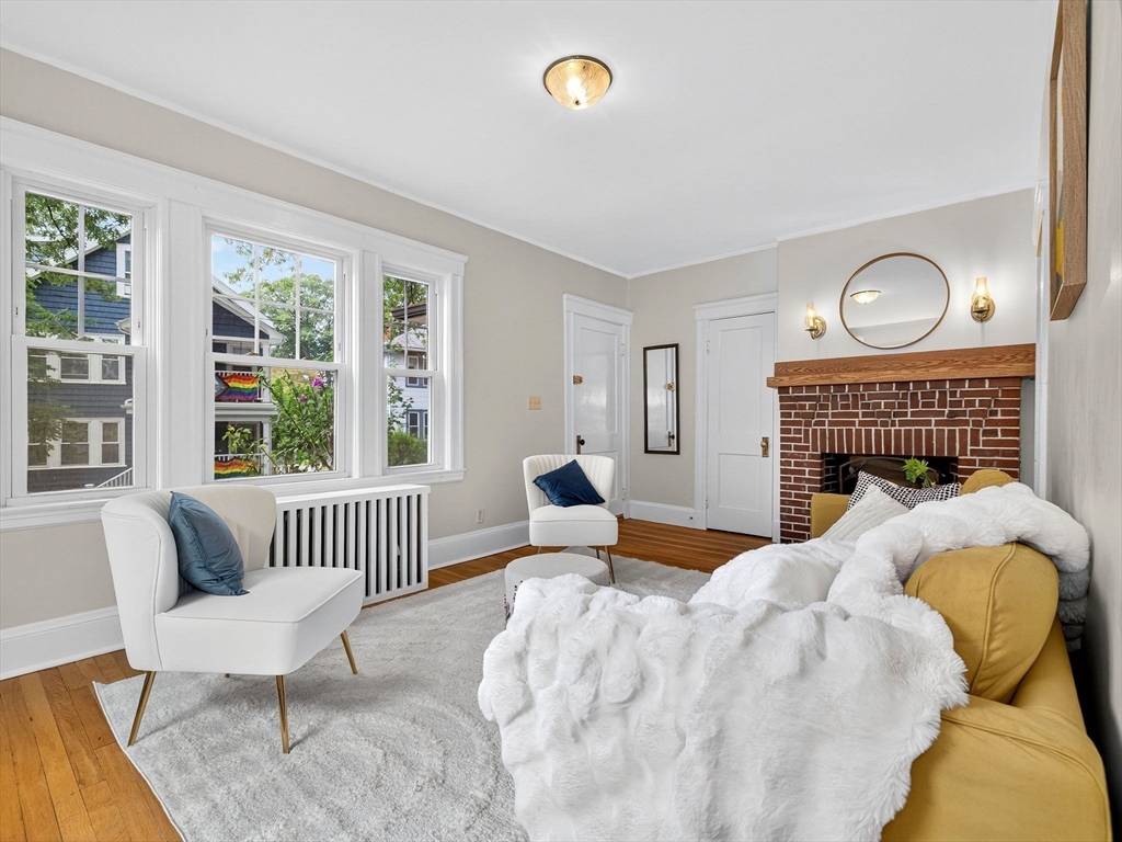 98-100 Bourne St # 100