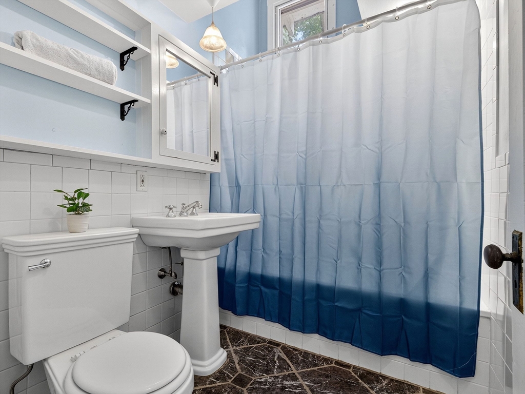 98-100 Bourne St # 100