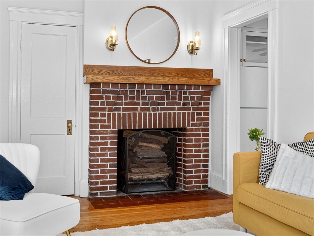 98-100 Bourne St # 100