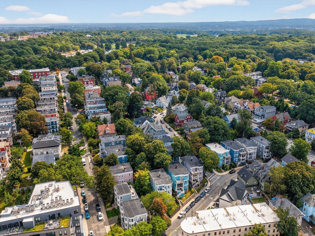 10 Forest Hills St # 1