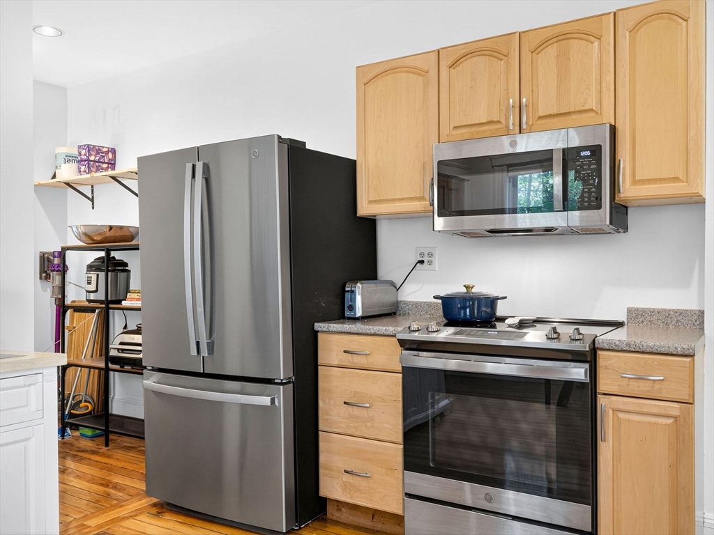 10 Forest Hills St # 1