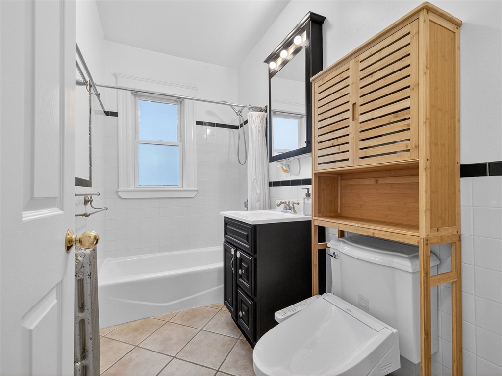 10 Forest Hills St # 1