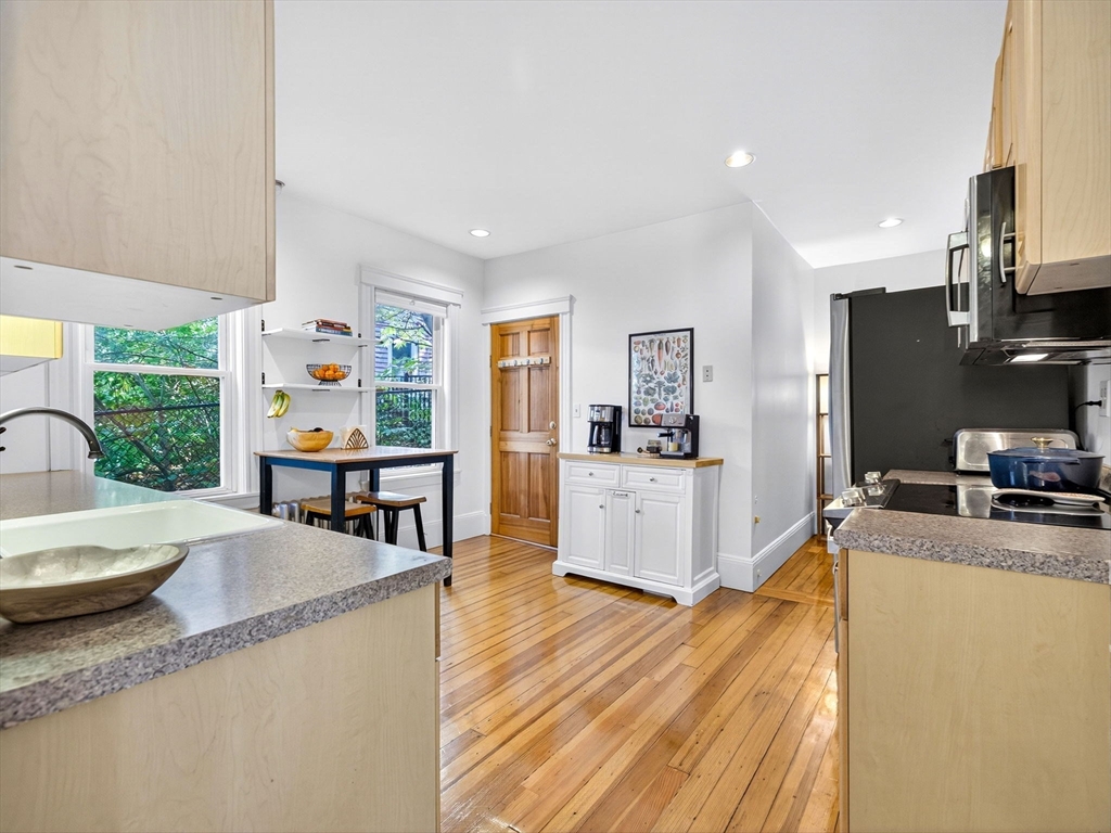 10 Forest Hills St # 1