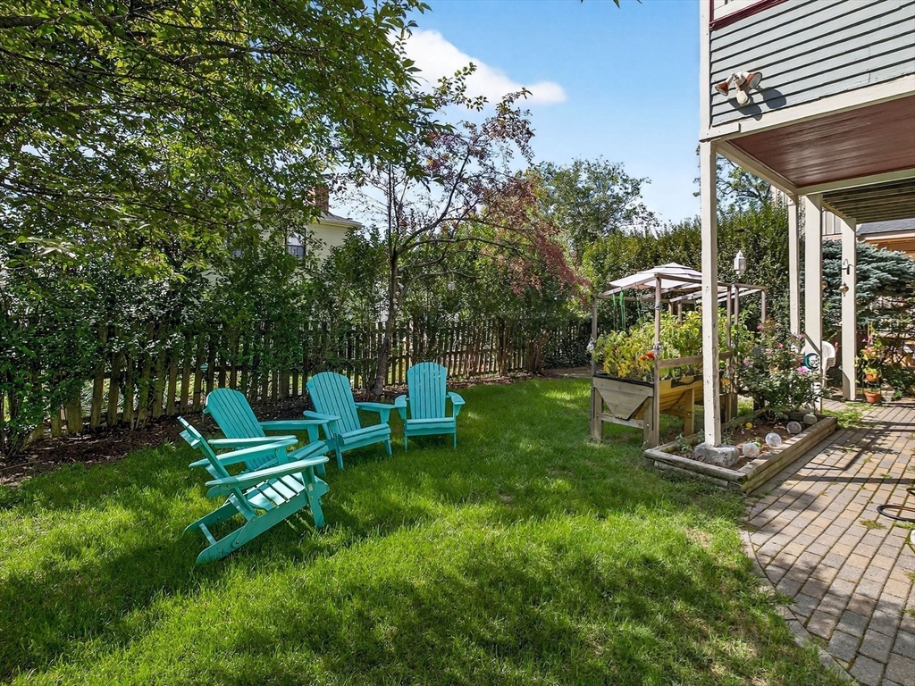 24 Evergreen St # 2
