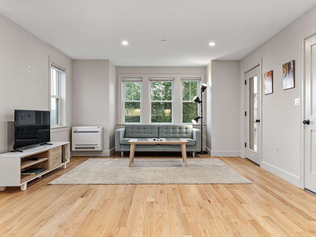 88 Wales St # 3