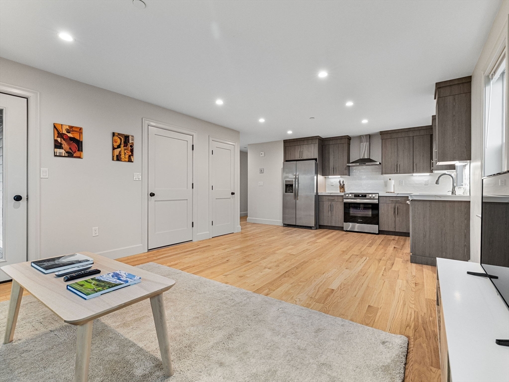 88 Wales St # 3