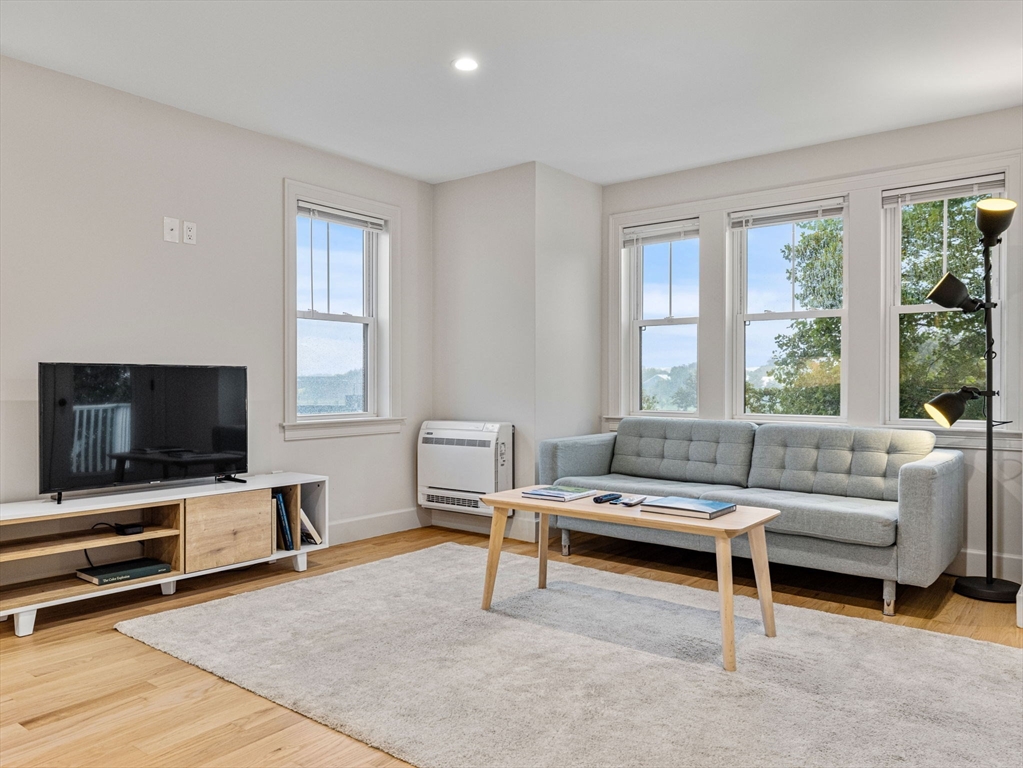 88 Wales St # 3