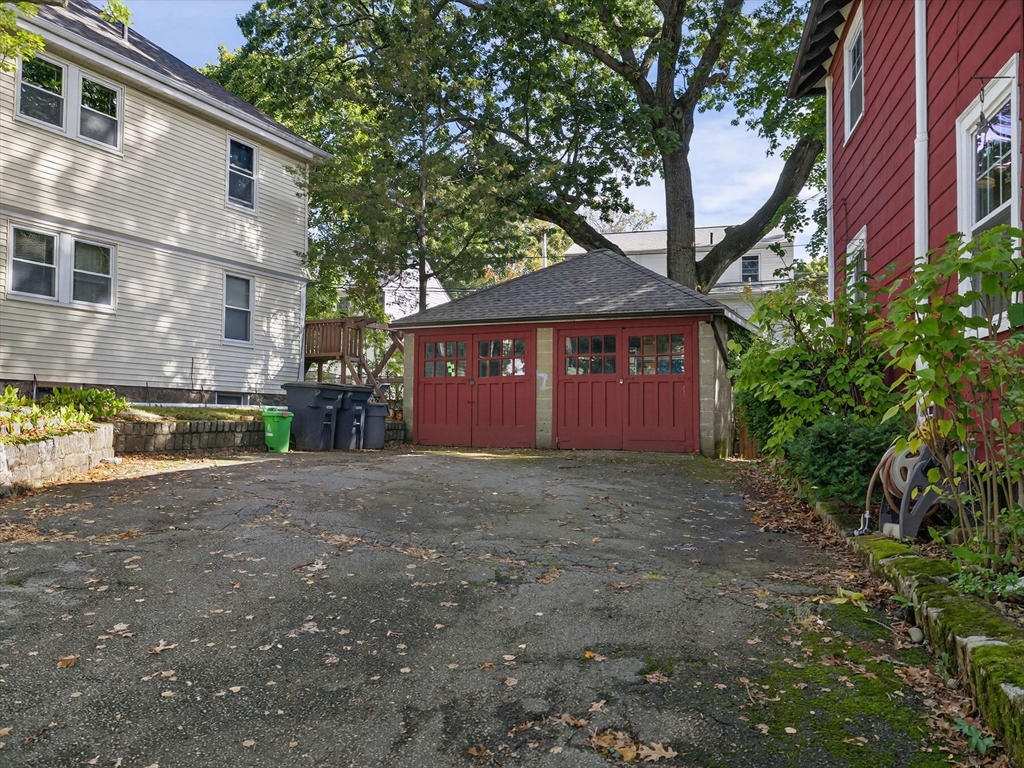 98-100 Bourne St # 98