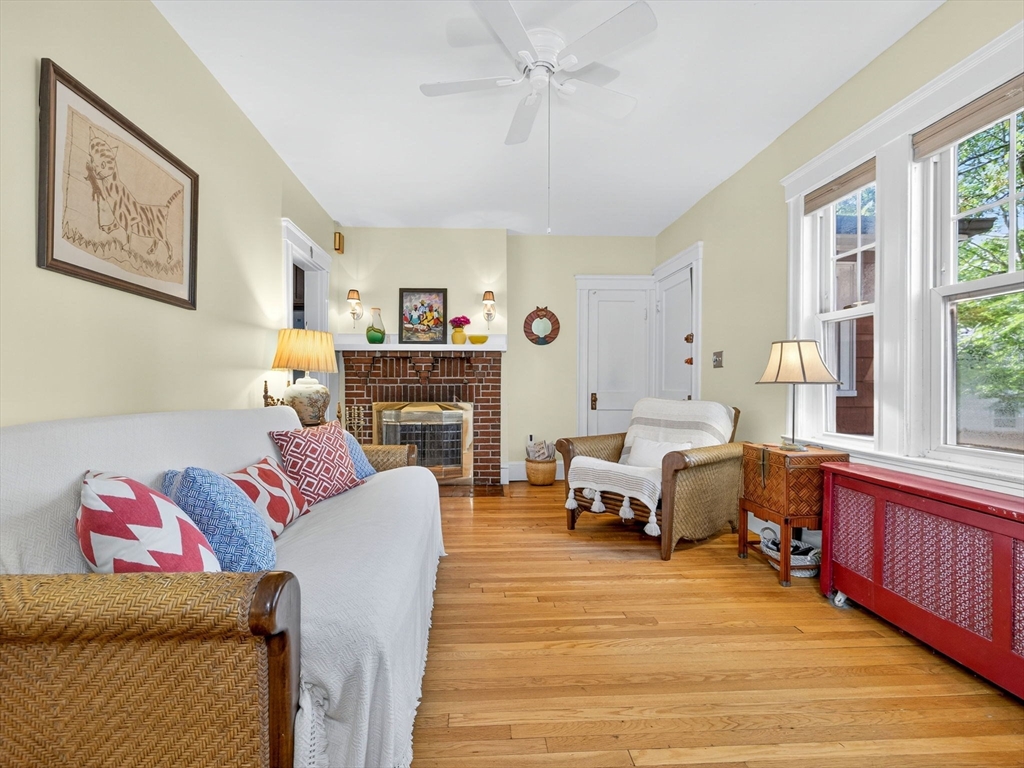 98-100 Bourne St # 98