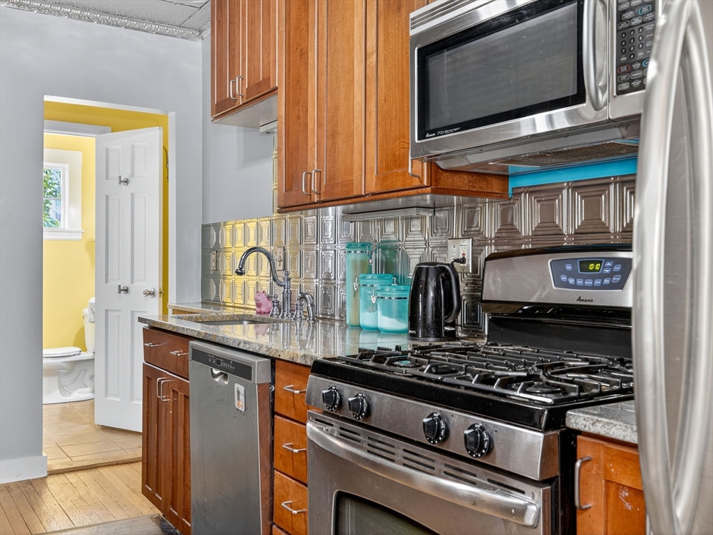 98-100 Bourne St # 98