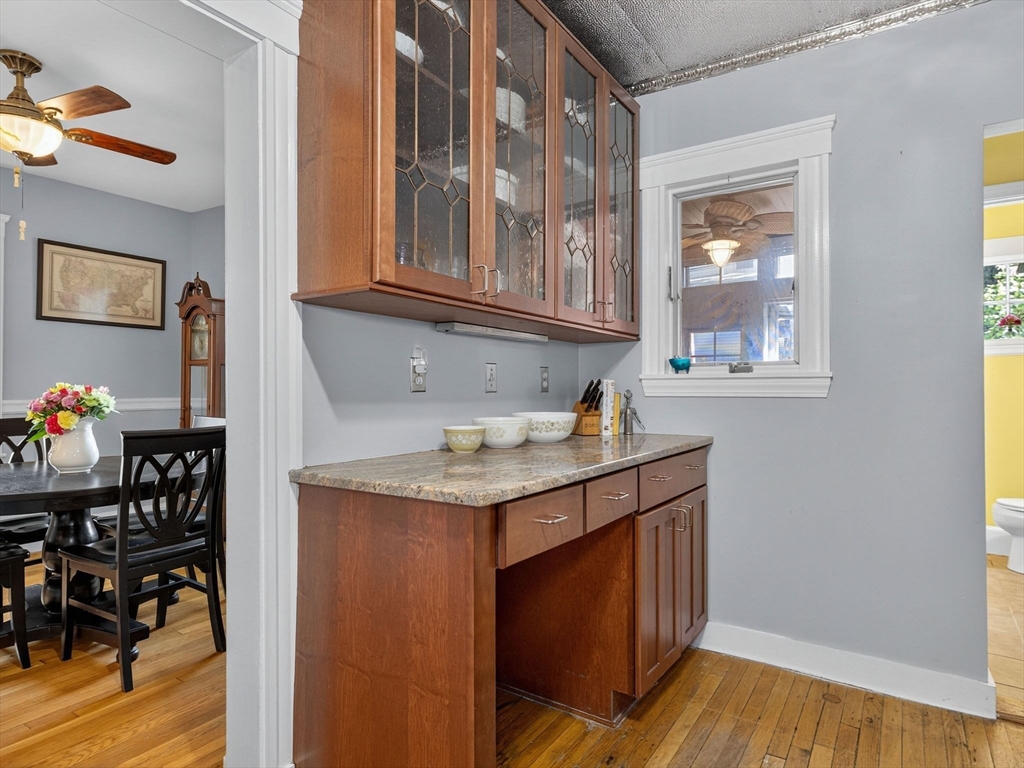 98-100 Bourne St # 98