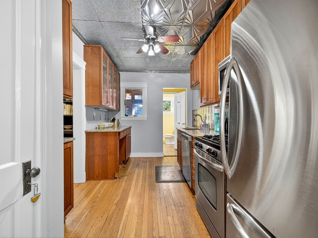 98-100 Bourne St # 98