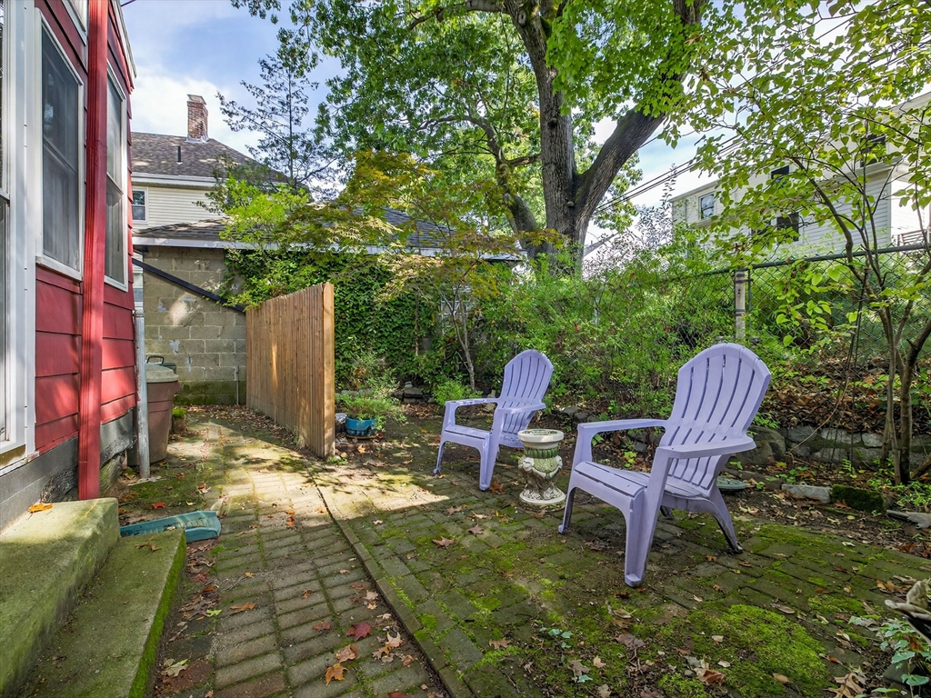 98-100 Bourne St # 98