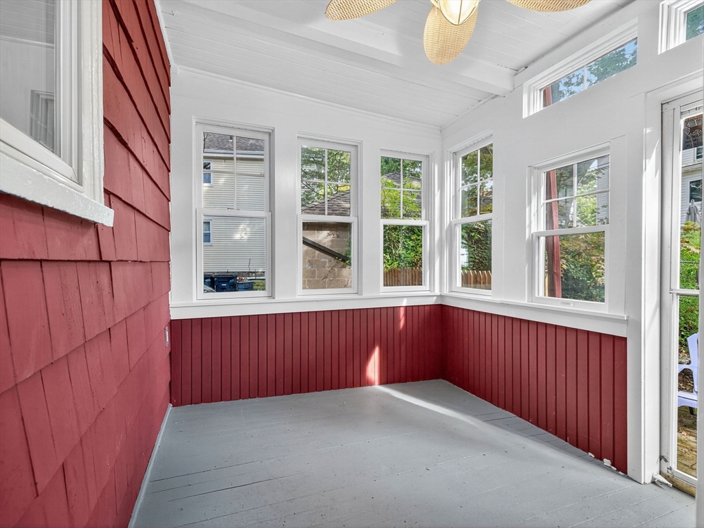 98-100 Bourne St # 98