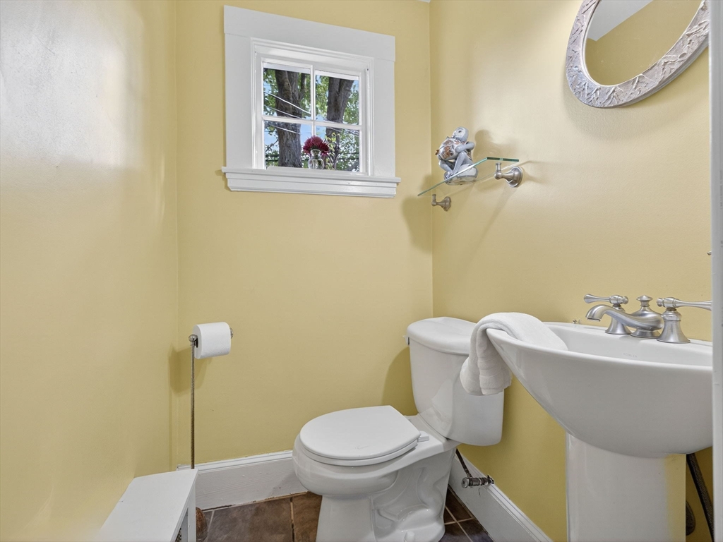 98-100 Bourne St # 98