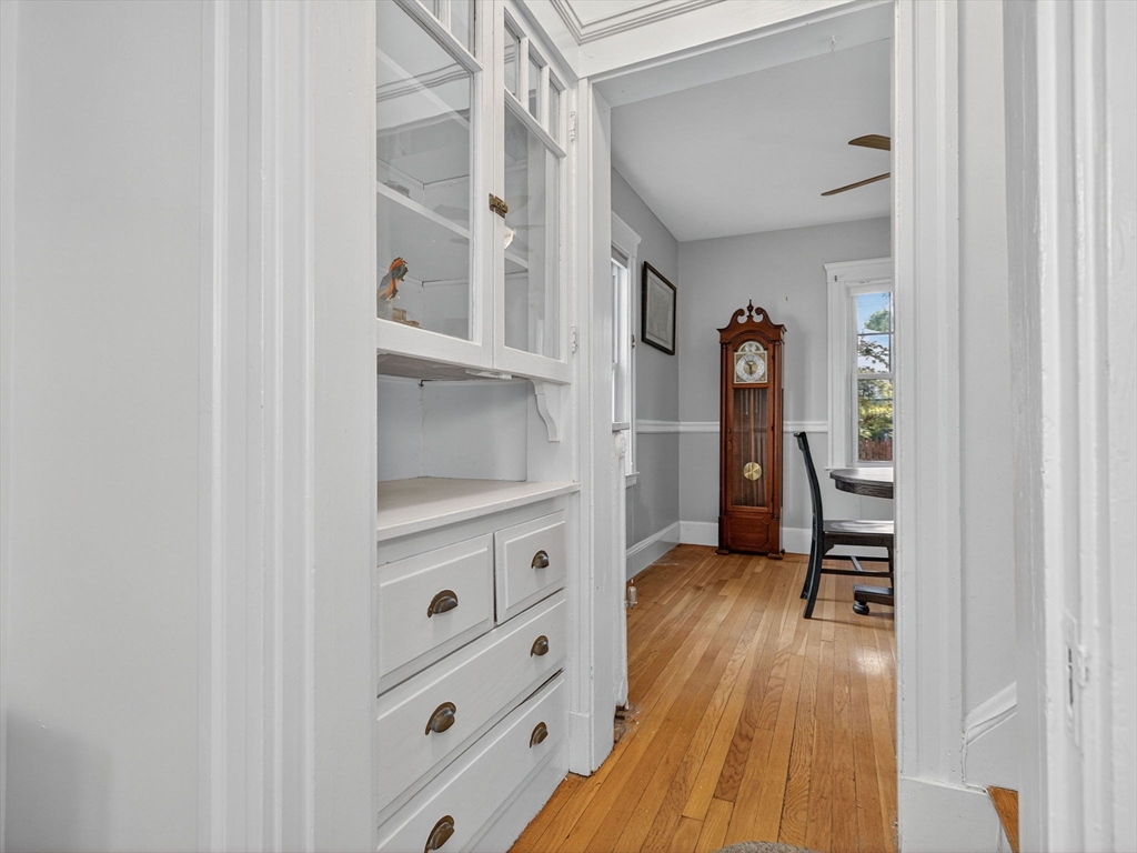 98-100 Bourne St # 98