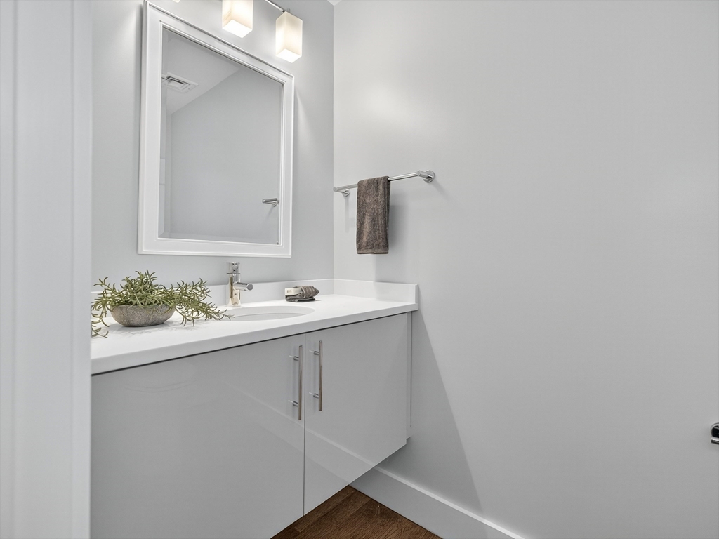 16 Mcbride St # 1