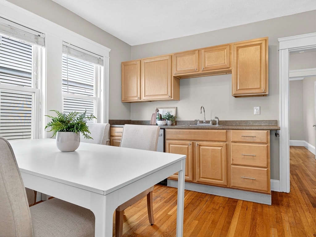 187 Florence St # 2L, Boston Unit: 2L