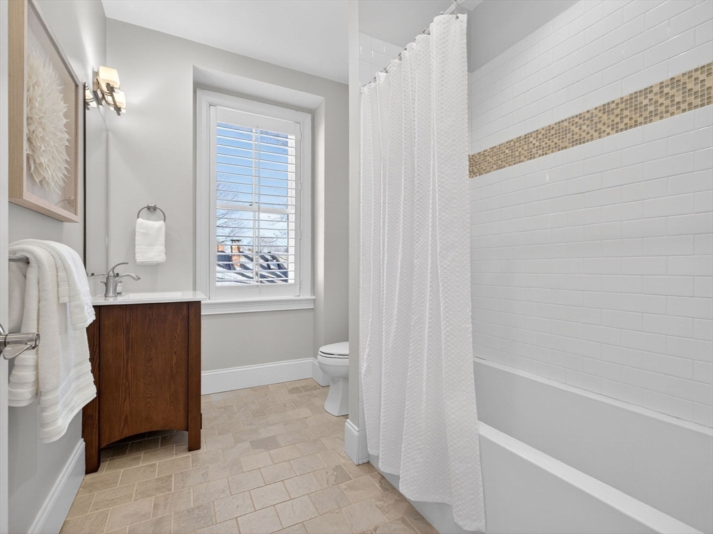 213 Lamartine St # 213A