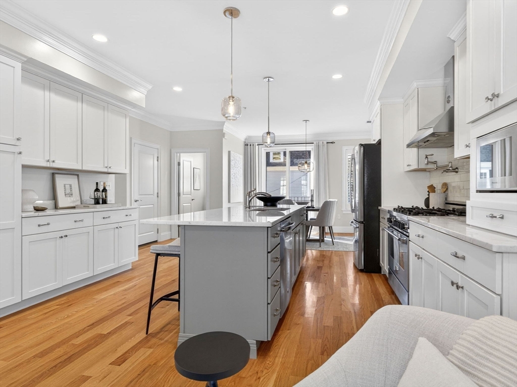 213 Lamartine St # 213A