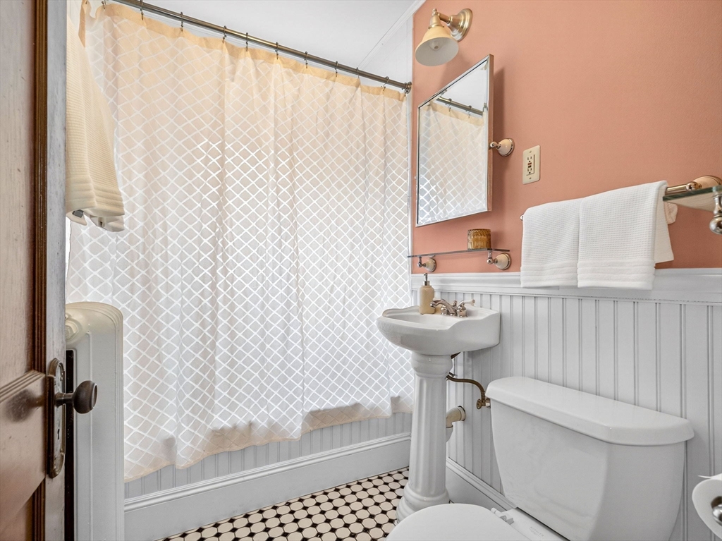 83 Newburg St # 1