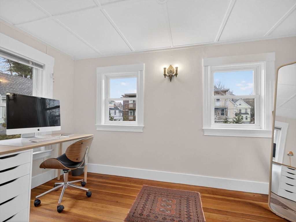 92 Roslindale Ave