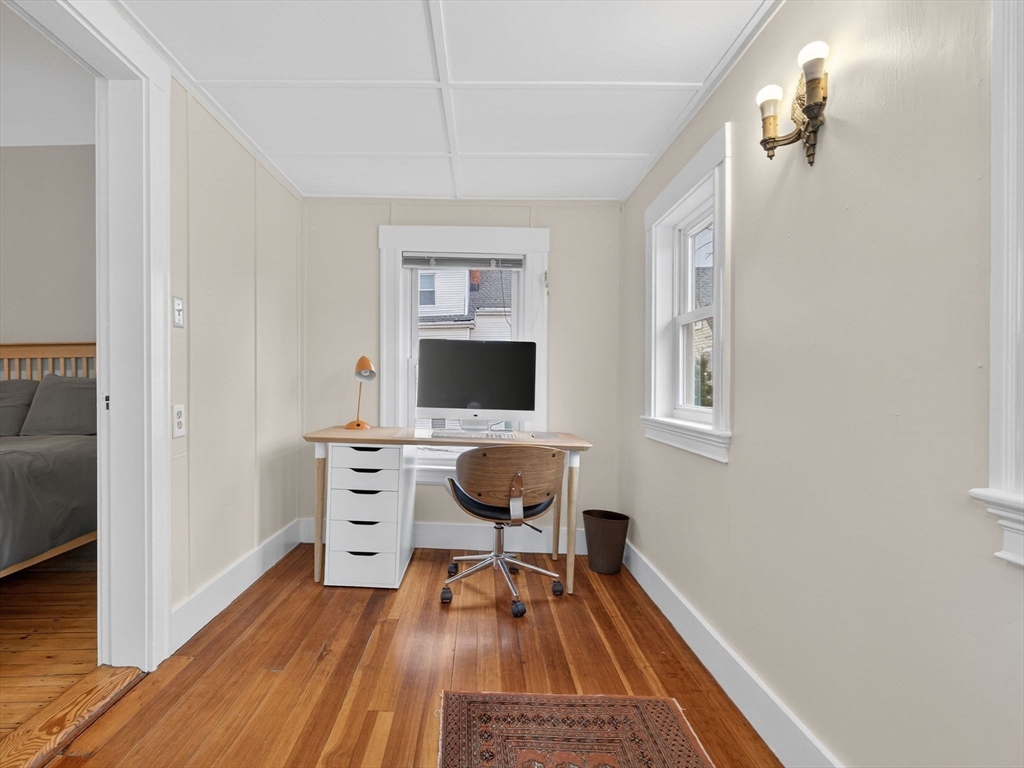 92 Roslindale Ave