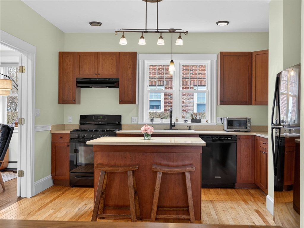 92 Roslindale Ave