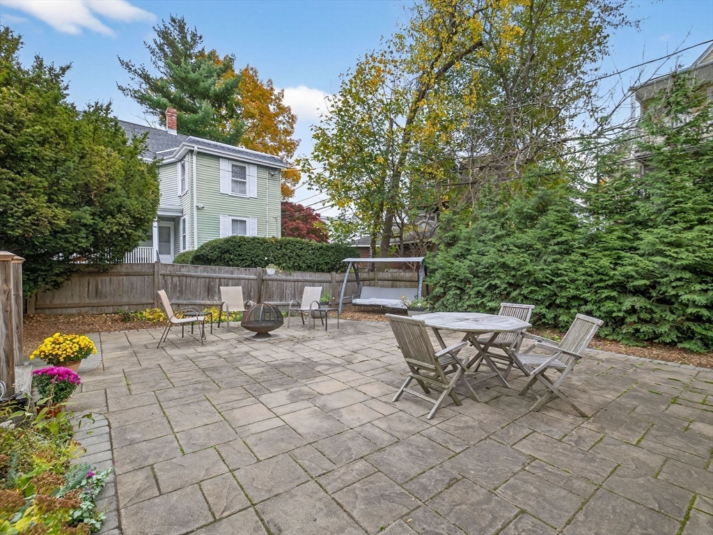 92 Roslindale Ave