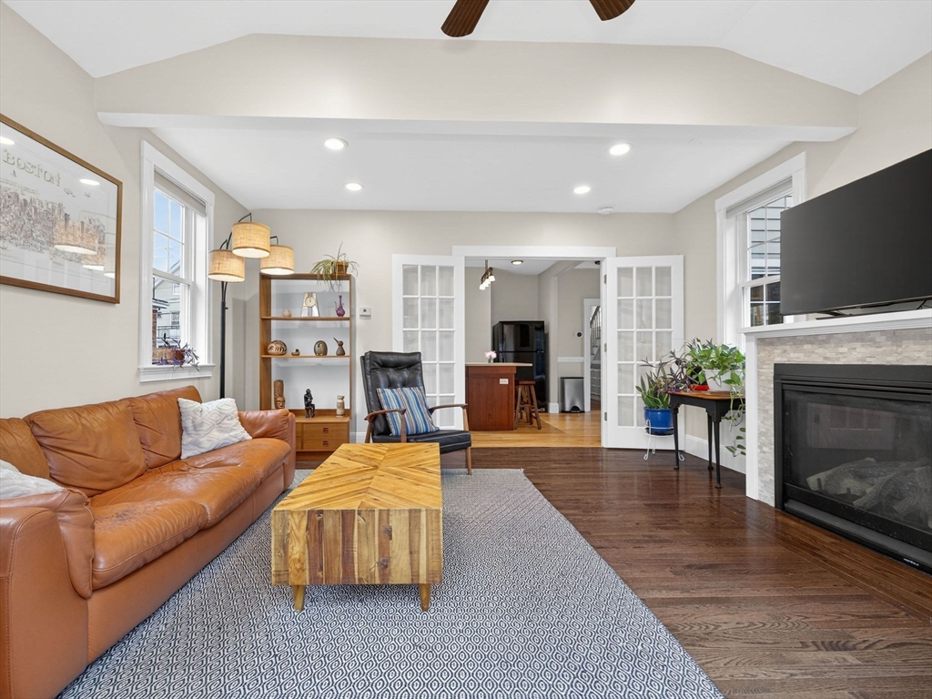 92 Roslindale Ave