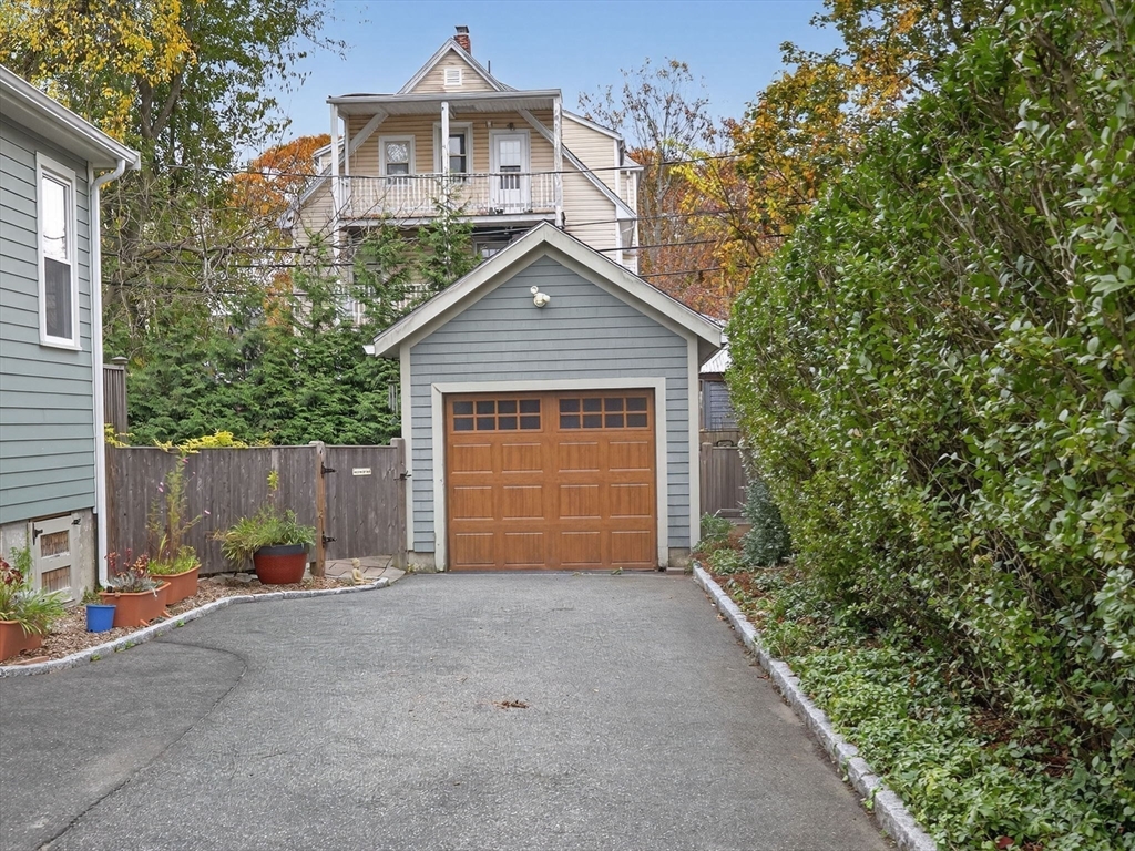 92 Roslindale Ave