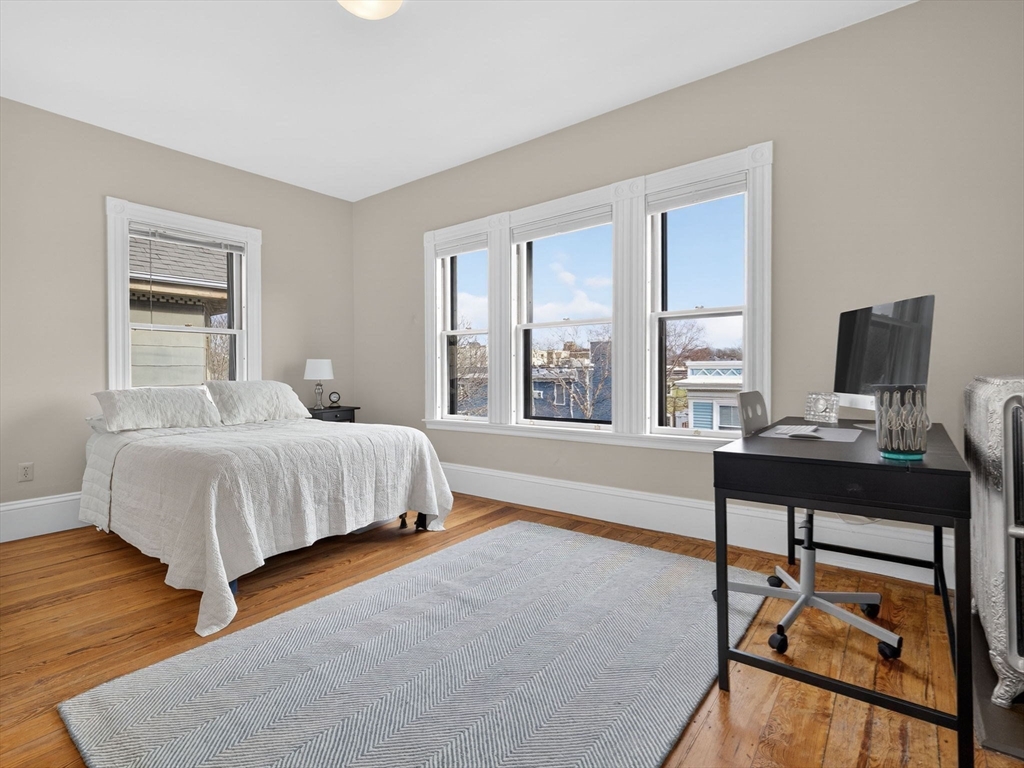 25 Danforth St # 3