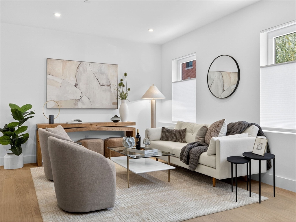 27 Dixwell St # 4