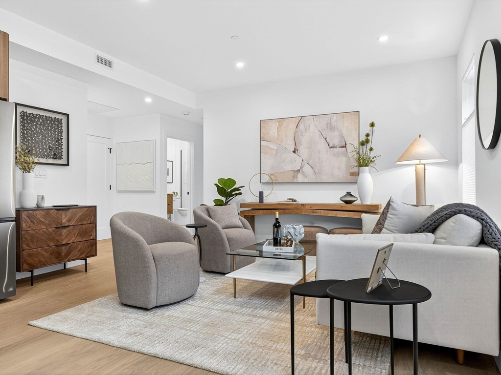 27 Dixwell St # 4