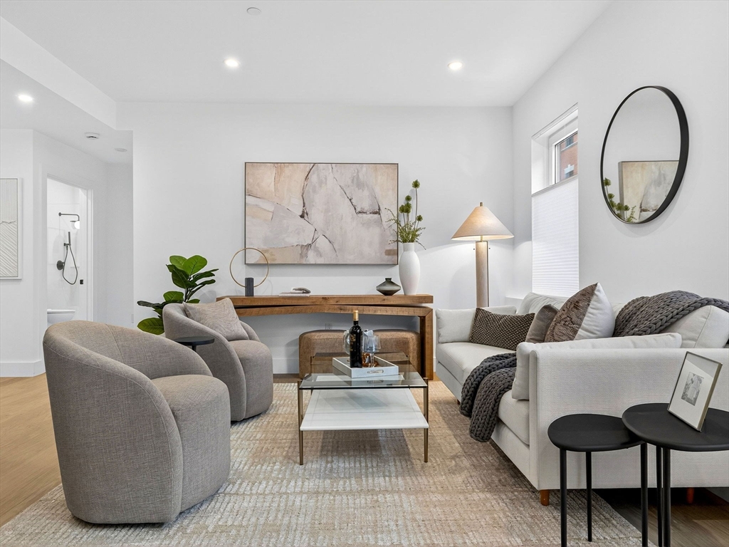 27 Dixwell St # 4