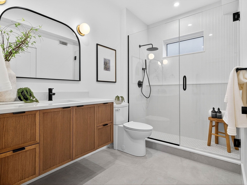 27 Dixwell St # 4