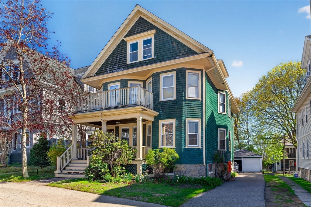 69 Bradfield Ave # 1