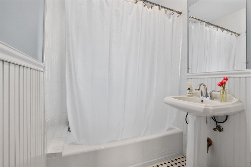 15 Kingsboro Park # 2