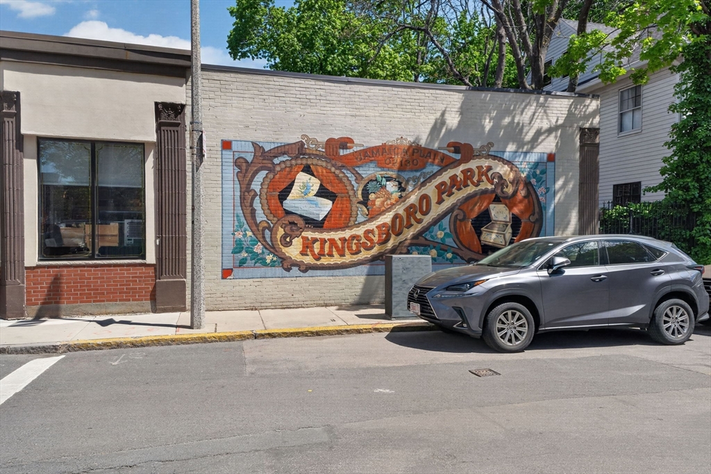 15 Kingsboro Park # 2