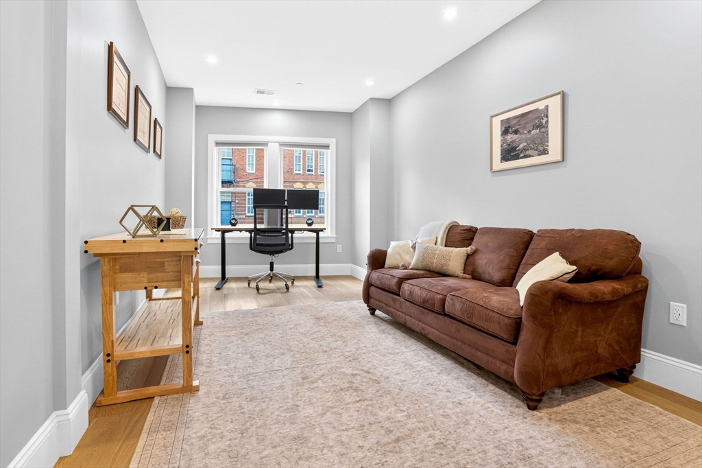 21 Glen Rd # 10