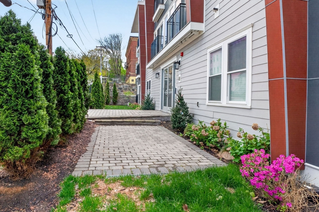 21 Glen Rd # 10