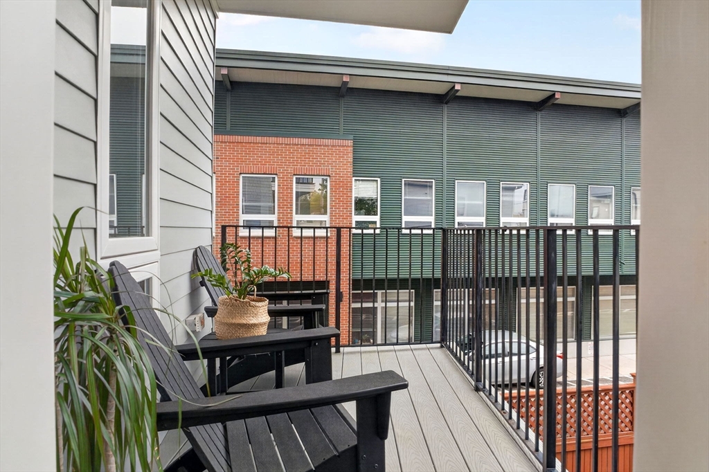 3305 Washington St # 204 Unit: #204