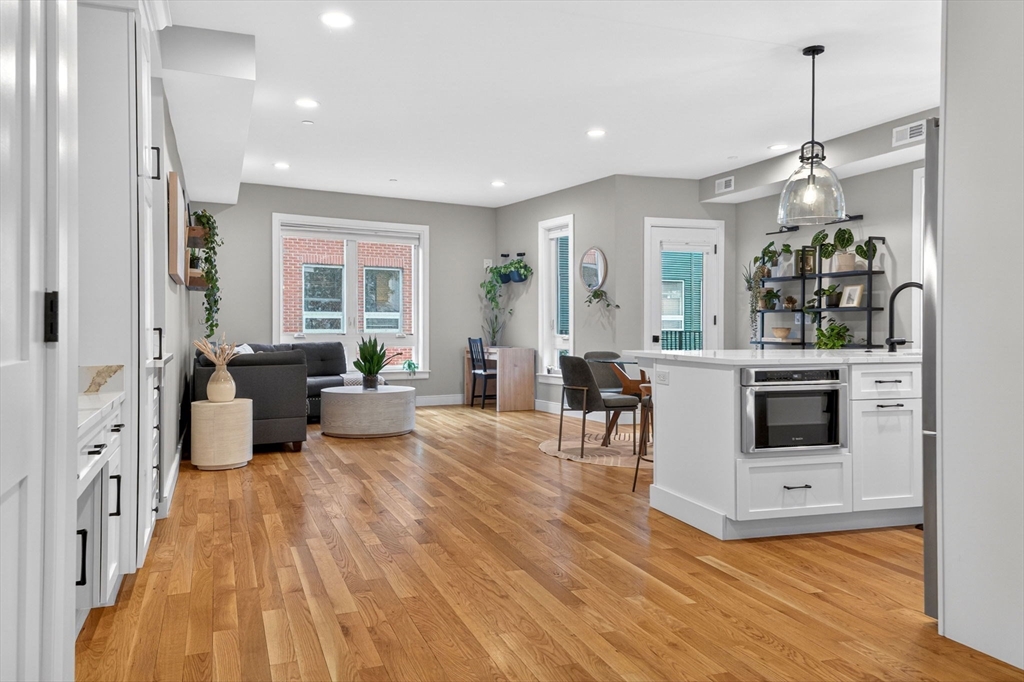 3305 Washington St # 204 Unit: #204