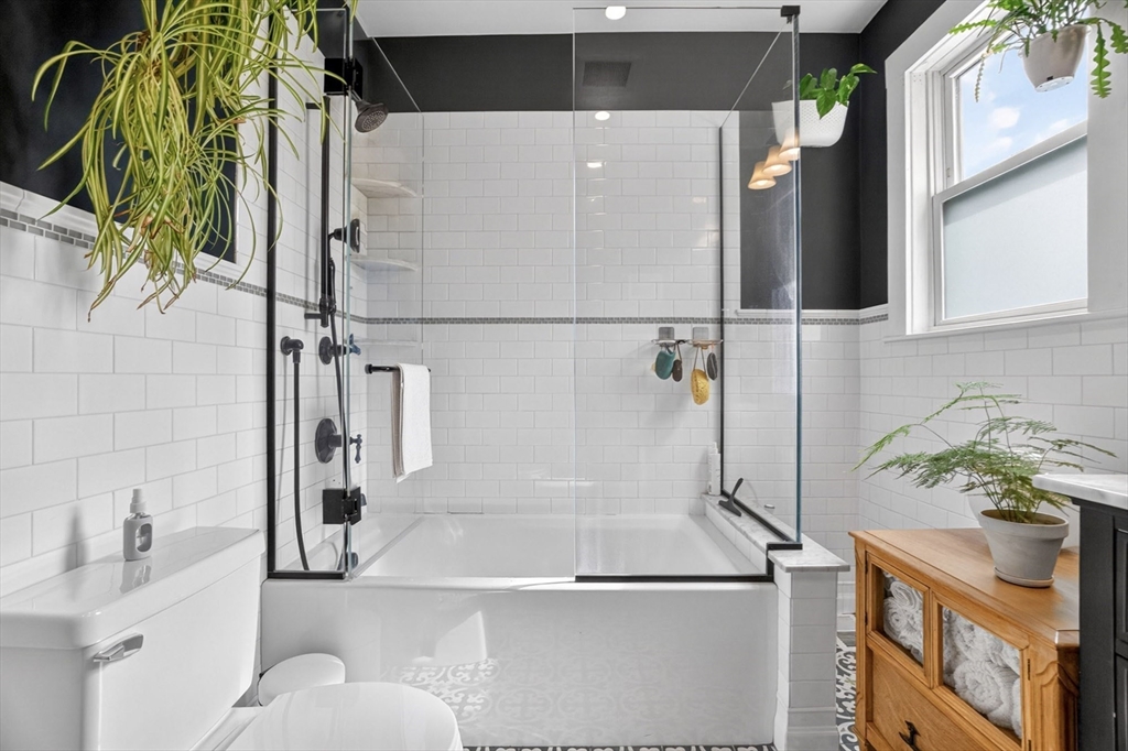 6 Kenney St # 2