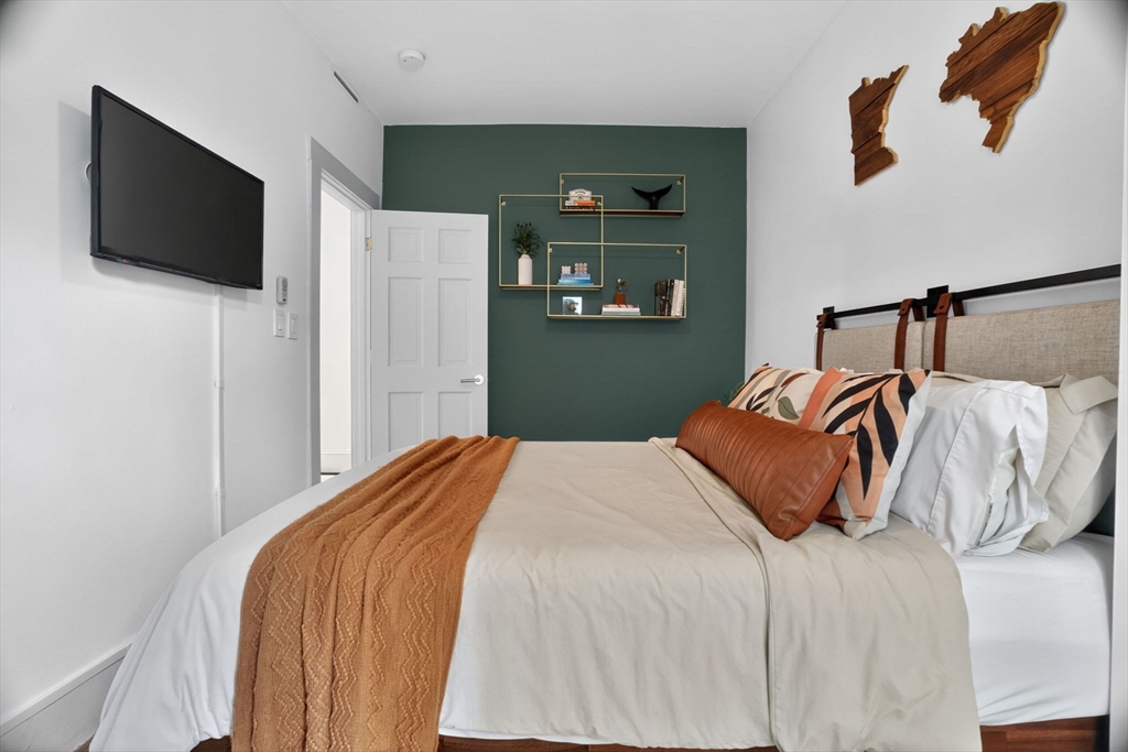 72 Mozart St # 1