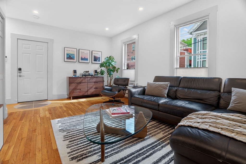 72 Mozart St # 1