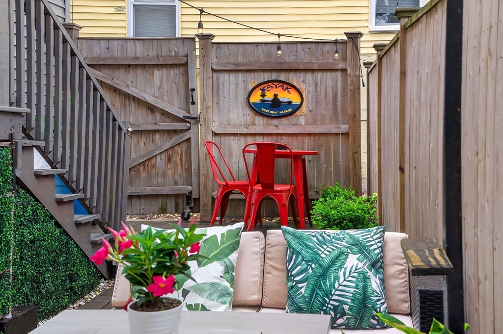 72 Mozart St # 1