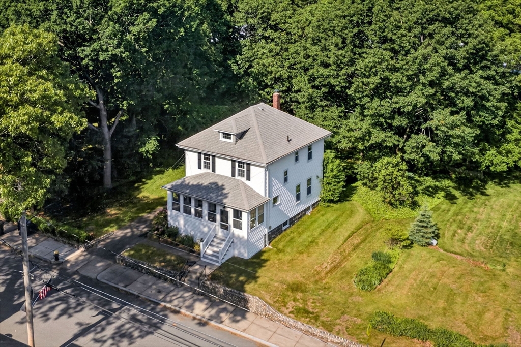 27 New Haven St